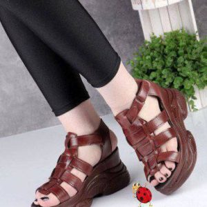 کفش صندل لژبلند لژدار دخترانه زنانه دخترونه زنونه شیک در سه رنگ مشکی، سفید و عسلی سبک، راحت و مناسب برای استایل روزمره و رسمی. انتخابی ایده‌آل برای فصول گرم! سایز بندی ۳۷ تا ۴۰