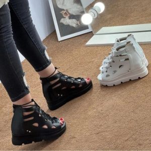 کفش صندل لژمخفی لژبلند لژدار ساقدار دخترانه زنانه دخترونه زنونه شیک در دو رنگ مشکی و سفید سبک، راحت و مناسب برای استایل روزمره و رسمی. انتخابی ایدهآل برای فصول گرم! سایز بندی ۳۷ تا ۴۰
