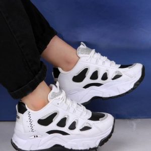 کتونی اسپرت لژدار زنانه دخترانه شیک و راحت زیره پیو نرم و سبک برای پیاده روی و استفاده طولانی مدت مناسب باشگاه و ورزش کردن سایز بندی ۳۷ تا ۴۰ رنگ مشکی سفید کرم نقره‌ای