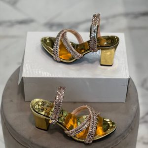 صندل پاشنه بلند ۷ سانتی مجلسی نگینی با طراحی شیک و جذاب، مناسب برای مهمانیها و مجالس رسمی. با کیفیت بالا و راحتی بینظیر، استایلی خاص و خیرهکننده . سایز ۳۷ تا ۴۰ رنگ بندی مشکی پلاتینی طلایی سفید