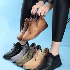 کفش کلاسیک طبی اداری کارمندی زنانه نرم و راحت دارای کفی طبی و پد خار پاشنه طراحی شیک مناسب برای پیاده روی طولانی محیط کار کفش پرستاری.معلمی سایز۳۷تا۴۰ رنگ‌ مشکی، عسلی کرم
