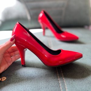 کفش مجلسی لودشکا استتلو ورنی مجلسی پاشنه بلند زنانه دخترانه جنس‌ ورنی درجه یک پاشنه ۷ سانت، طراحی خاص و جذاب برای استایل‌های مجلسی. سایز ۳۶ تا ۴۱ سایز بزرگ زنانه بزرگپا رنگ مشکی کرم قرمز