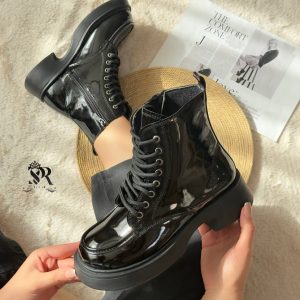 نیم بوت ورنی لژدار زنانه دخترانه مناسب مناسب استفاده روزمره و استایل رسمی مجلسی در فصل پاییز و زمستان. رنگ مشکی راحت، سبک سایز ۳۷ تا ۴۰