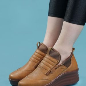 کفش کالج لژدار‌ طبی اداری کارمندی زنانه نرم و راحت دارای طراحی شیک مناسب استفاده طولانی مدت پیاده روی برای محیط کار کفش پرستاری معلمی پرسنلی. سایز ۳۷ تا ۴۰ رنگ مشکی سفید عسلی