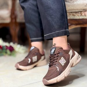 کتونی اسپرت لژدار نیوبالانس لژدار زنانه دخترانه شیک و راحت زیره پیو نرم و سبک برای پیاده روی و مناسب باشگاه و ورزش سایز ۳۷ تا ۴۰ رنگ سفید آبی صورتی مشکی قهوه‌ای