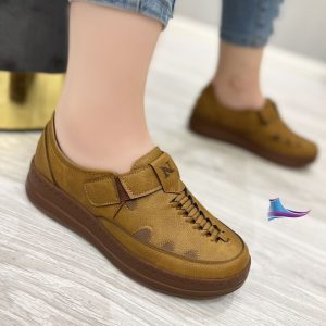 کفش کالج لژدار‌ طبی اداری کارمندی زنانه نرم و راحت دارای طراحی شیک مناسب‌ برای پیاده روی برای محیط کار کفش پرستاری معلمی پرسنلی. سایز ۳۷ تا ۴۲ رنگ مشکی کرم