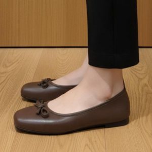 کالج بابت مجلسی پاپیونی‌ عروسکی شیک و زیبا زنانه دخترانه زنونه دخترونه مناسب استایل روزمره و رسمی مجلسی رنگ مشکی سایز ۳۷ تا ۴۰ رنگ مشکی قهوه‌ای