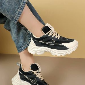 کتونی لژدار نایک شیک اسپرت زنانه دخترانه رنگ مشکی کرم