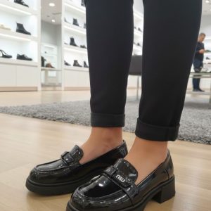 کالج‌ توری زنانه دخترانه ورنی