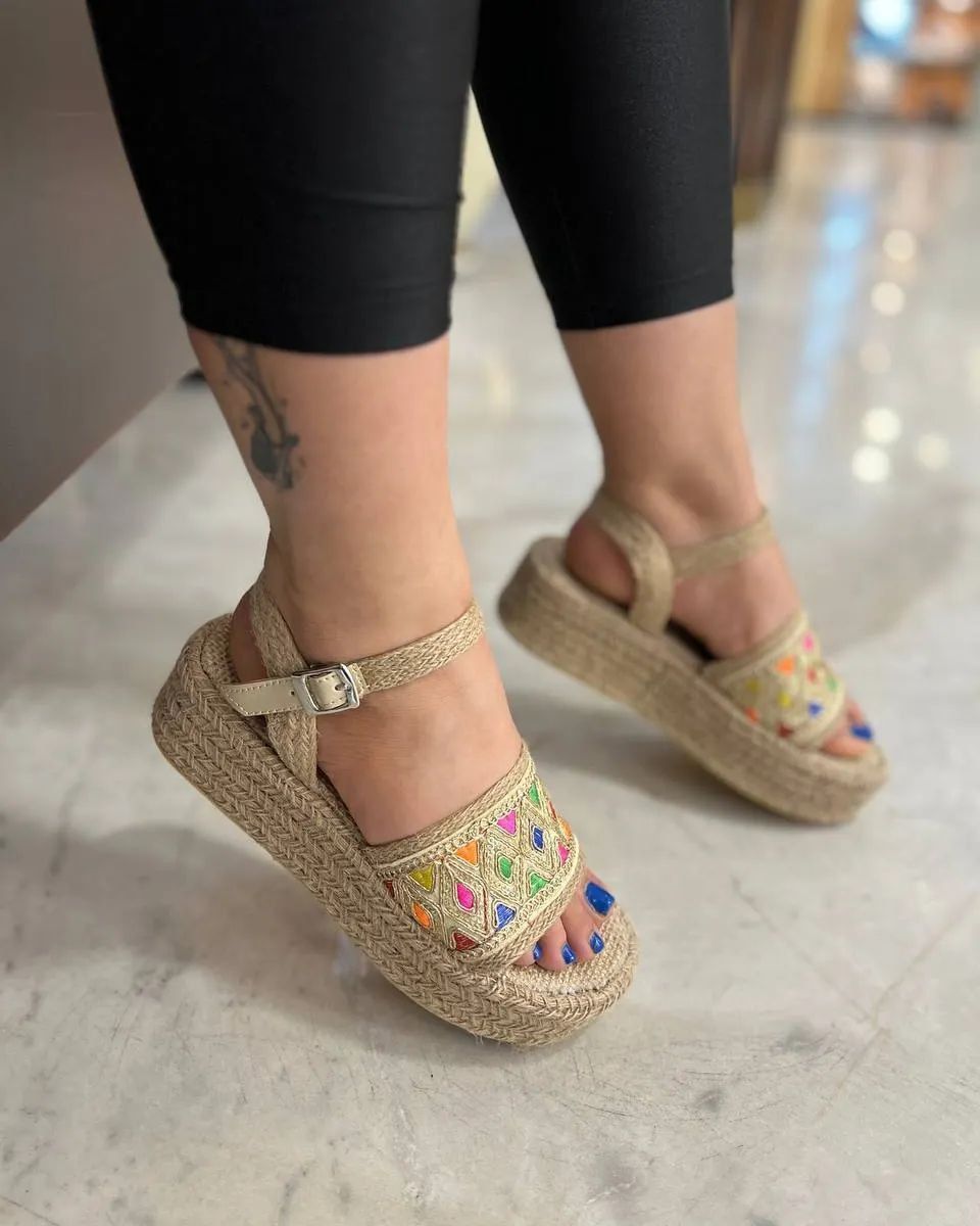 صندل لژدار کنفی سنتی رنگ کرم