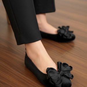 بابت عروسکی پاپیونی‌ زنانه