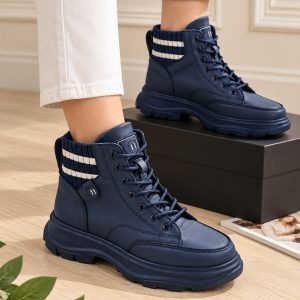 نیم بوت لژدار یقه کشی زنانه  